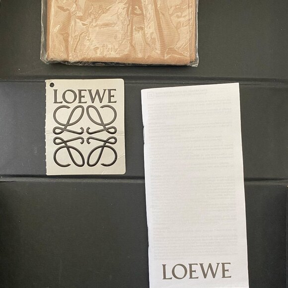 Brand New Loewe Square Screen Sunglasses - Picture 7 of 9